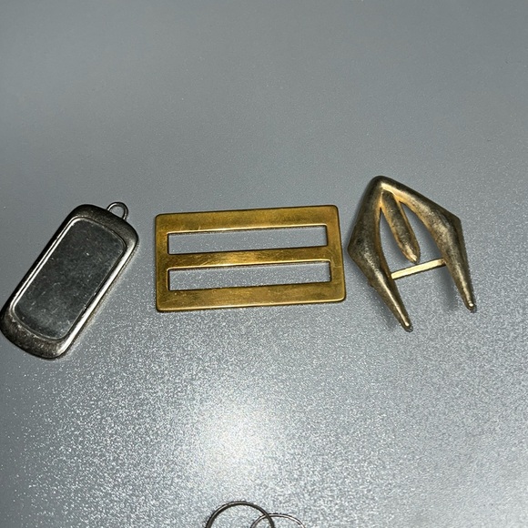 Old Vintage Jewelry; lot of 16 Items. - Picture 7 of 13